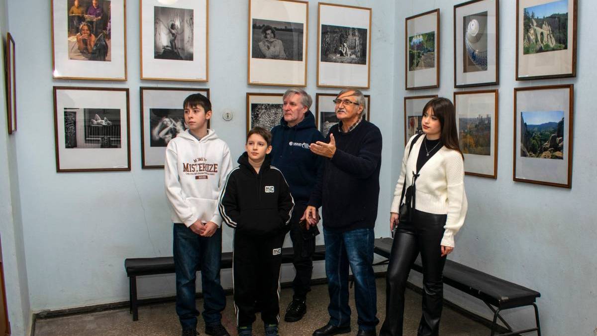 Молоді студійці відвідали виставку майстрів запорізької фотосправи