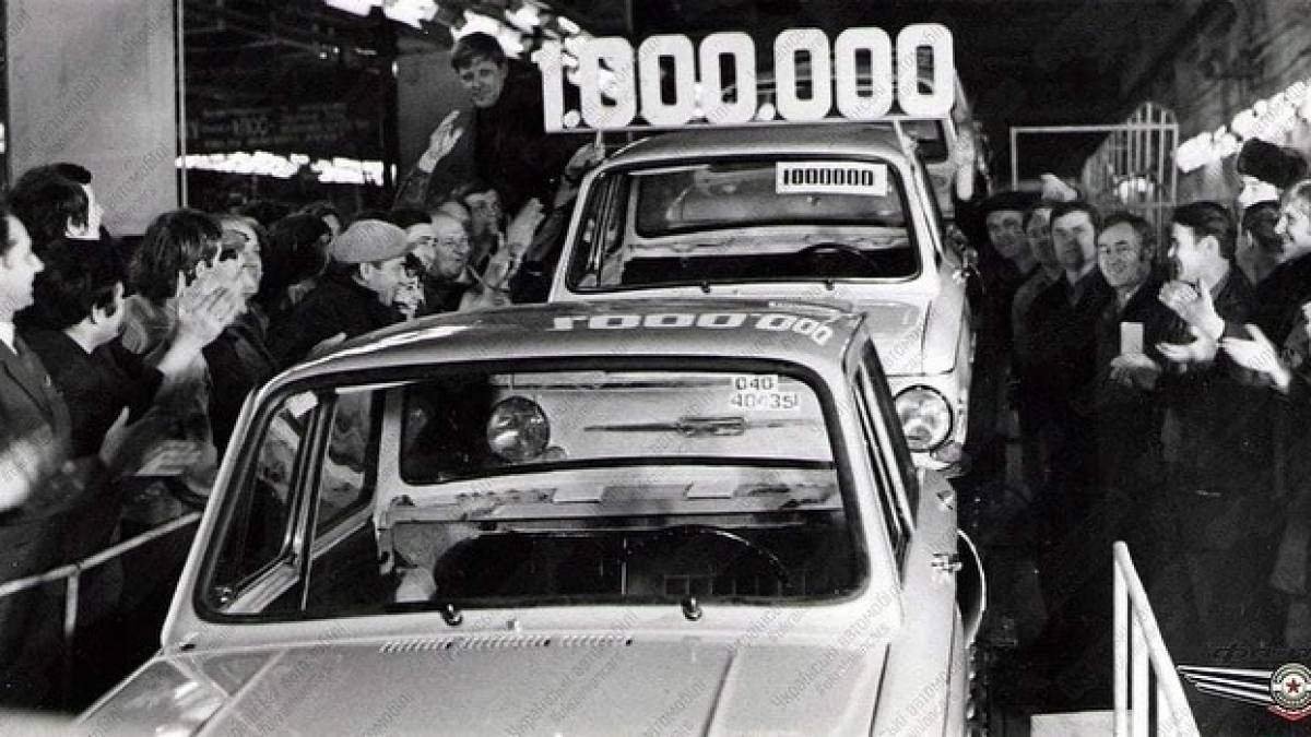 У Запоріжжі 50 років тому з конвеєра автозаводу «Комунар» зійшов мільйонний ЗАЗ-968А