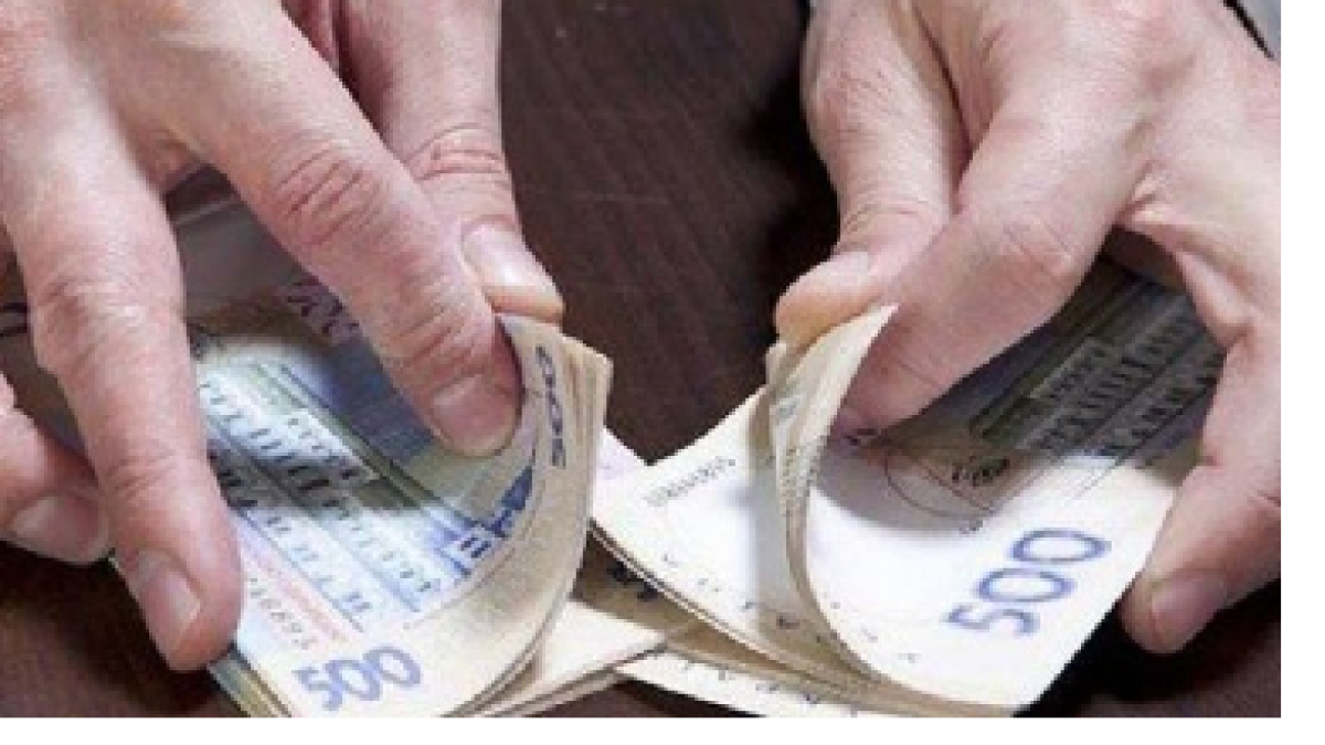 На Запоріжжі трьох службовців підозрюють у розтраті бюджетних грошей