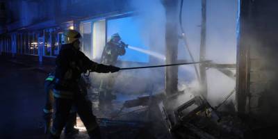 Запорізькі рятувальники ліквідували займання торгівельного кіоску