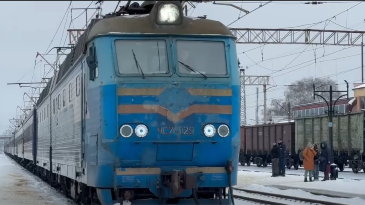 Перші евакуйовані сім’ї з Запорізької області прибули до Закарпаття (відео)