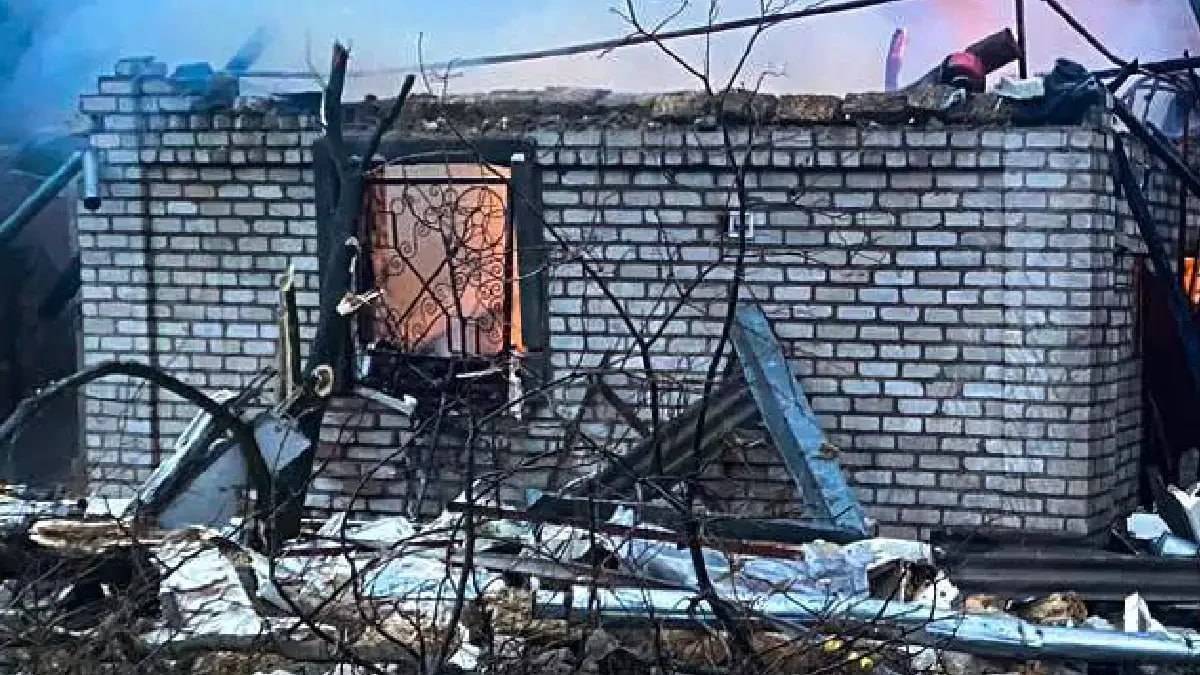 російські обстріли спричинили пожежі у Запорізькому районі