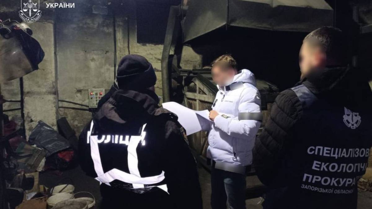 Мільйонні збитки довкіллю за порушення екологічних норм: посадовцю підприємства повідомлено про підозру