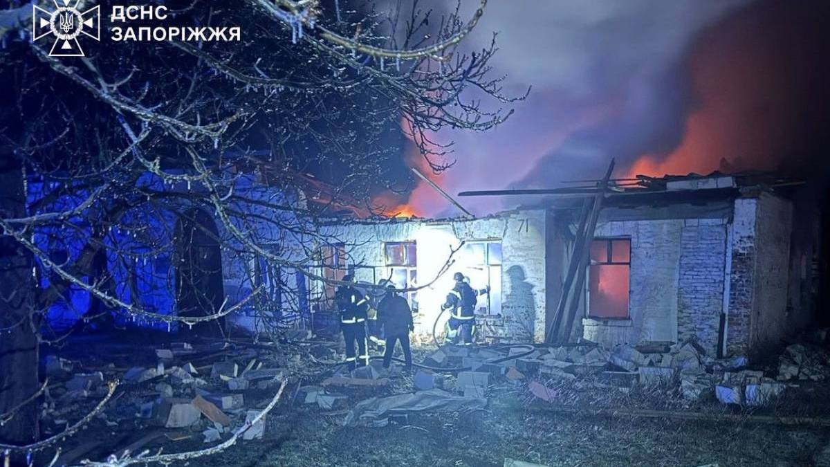 ДСНС Запорізької області: ліквідація наслідків ворожих обстрілів 13 січня