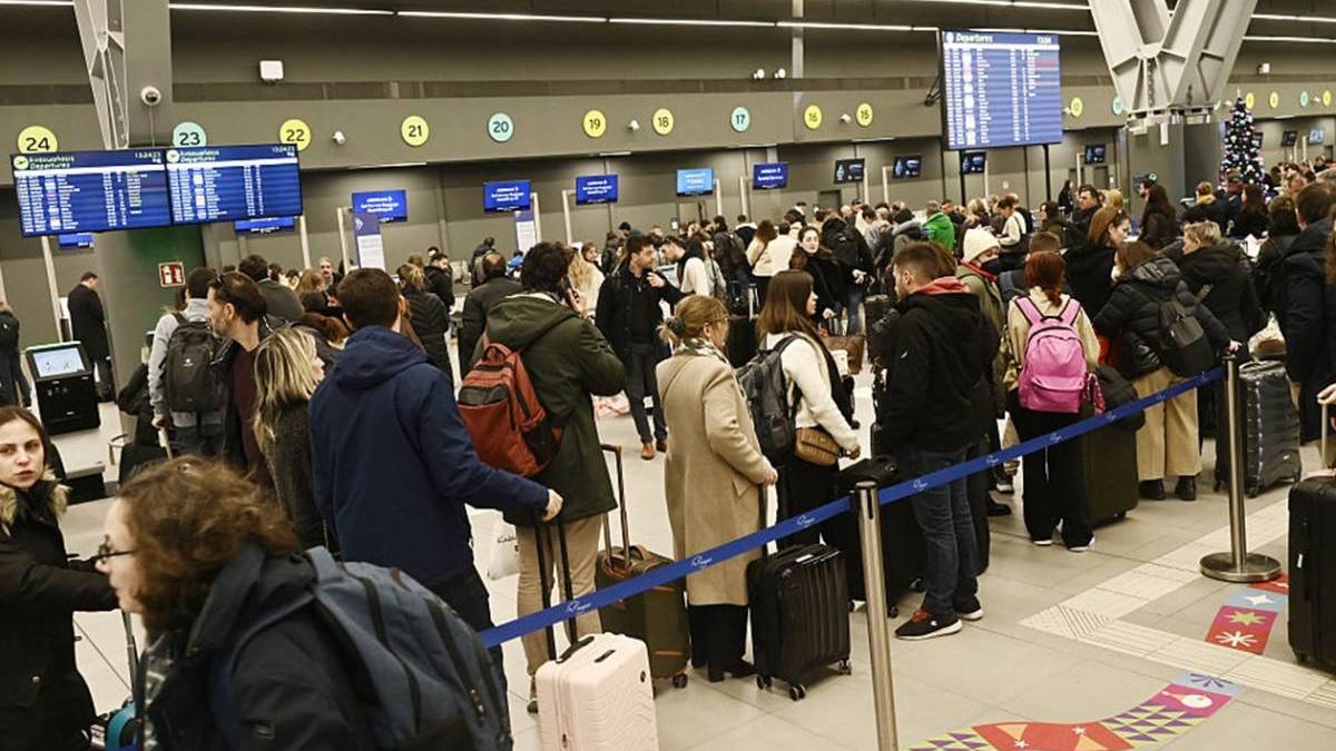 В Греції назвали причину масштабних перебоїв у повітряному русі