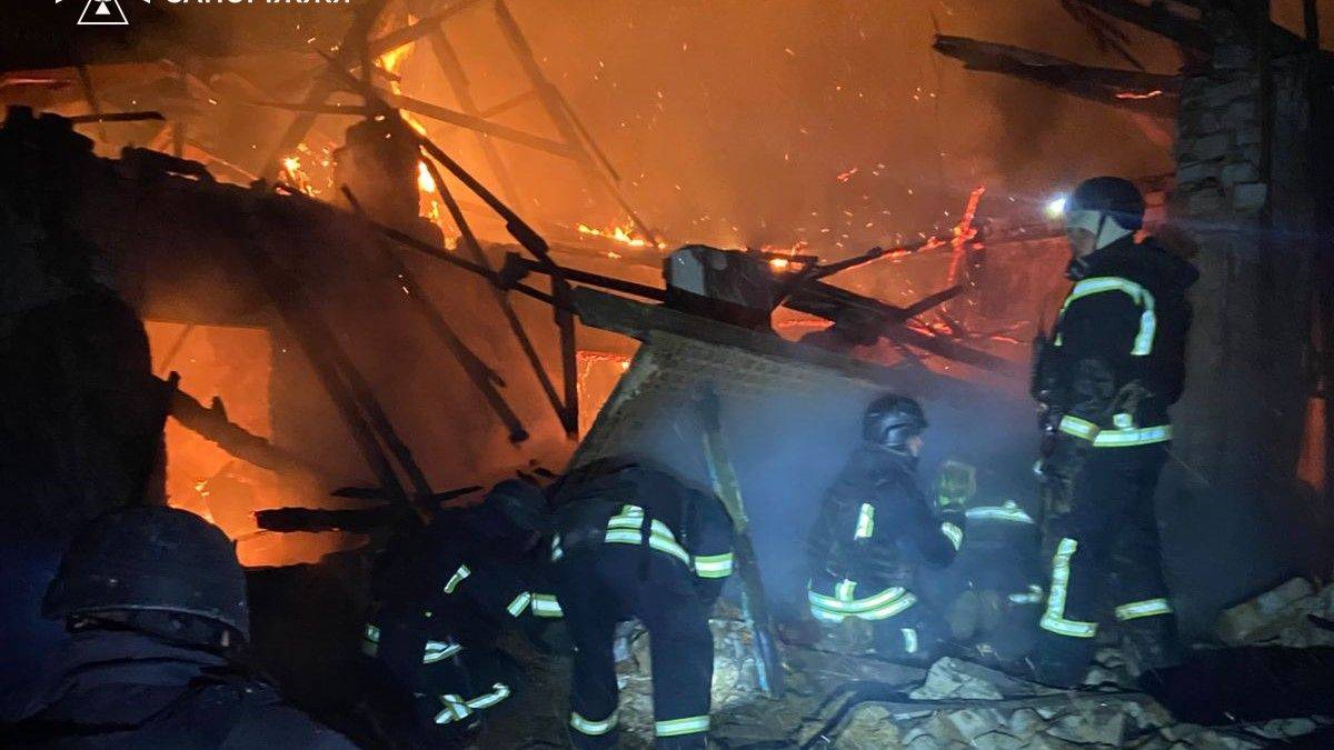 ДСНС Запорізької області: ліквідація наслідків ворожих обстрілів 14 січня
