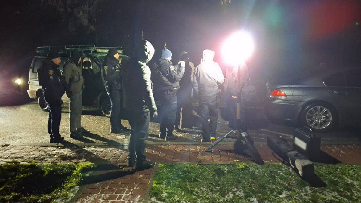Поліцейські затримали серійних автокрадіїв у Запоріжжі