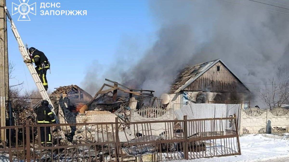 ДСНС Запорізької області: ліквідація наслідків ворожих обстрілів 21 січня