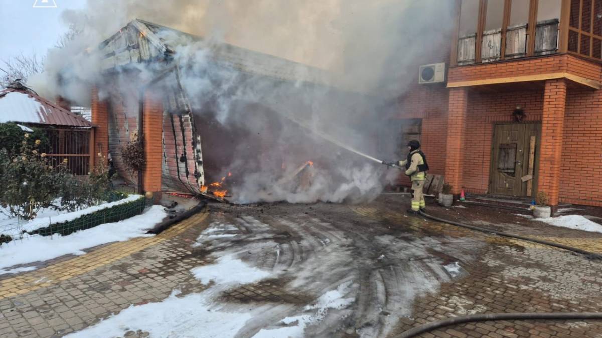 ДСНС Запорізької області: ліквідація наслідків ворожих обстрілів 22 січня