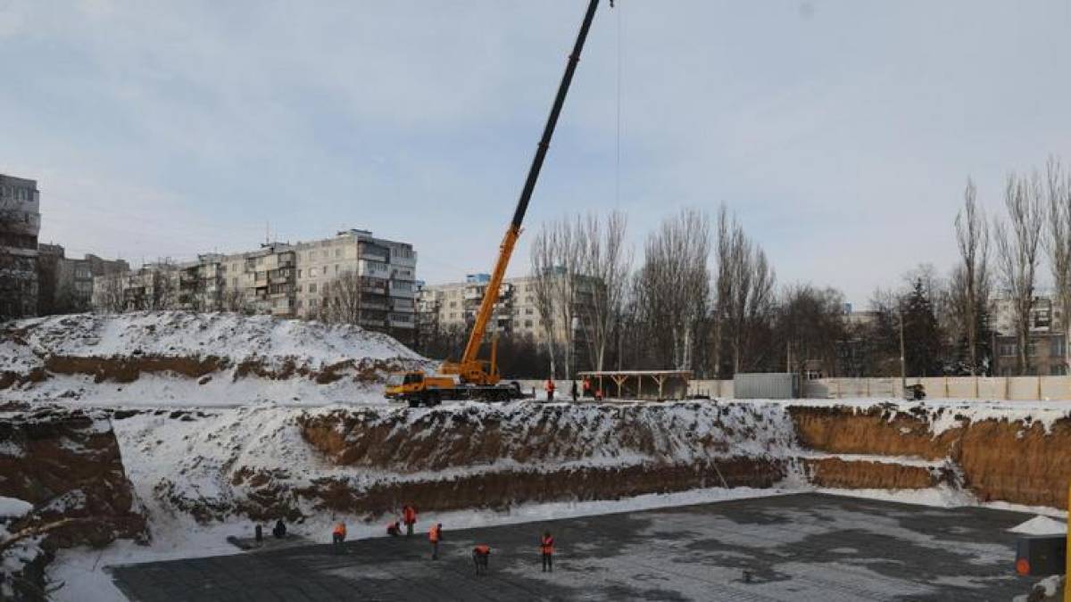 У Хортицькому районі зводять «підземну» школу
