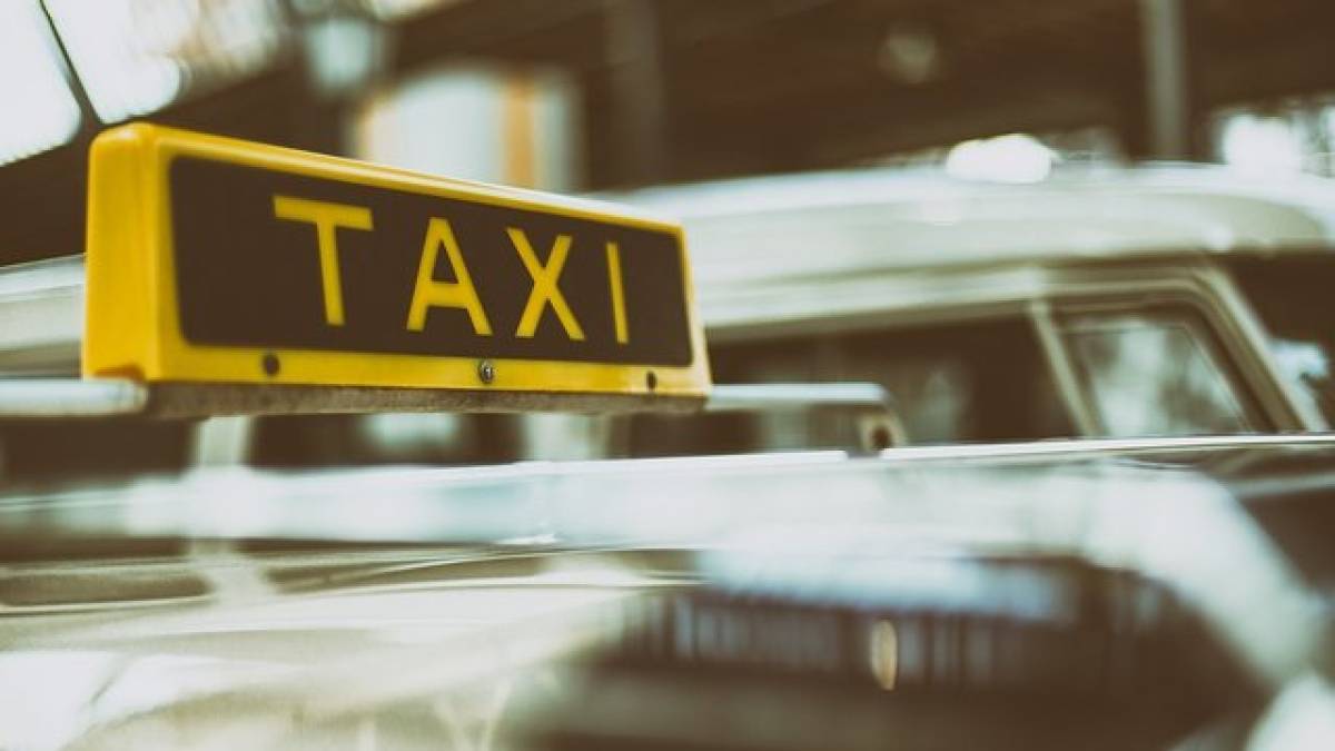 Пасажирам потягів, які прибуватимуть уночі, таксі надаватимуть знижку – “Укрзалізниця”