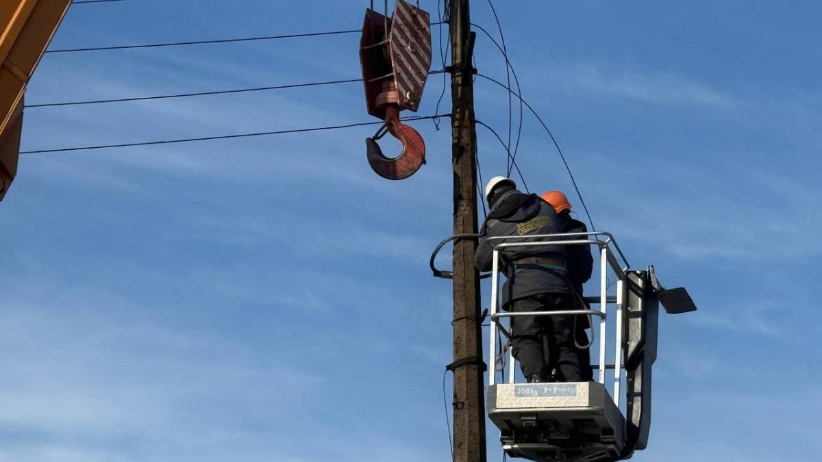 Через нічні удари по Запоріжжю та Запорізькому району було пошкоджене електрообладнання