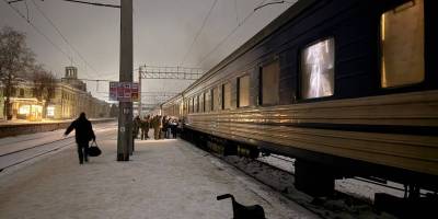 Після ворожої атаки поїзд Барвінкове–Львів-Чоп відновив рух: 10 вагонів повернулися на рейс — УЗ