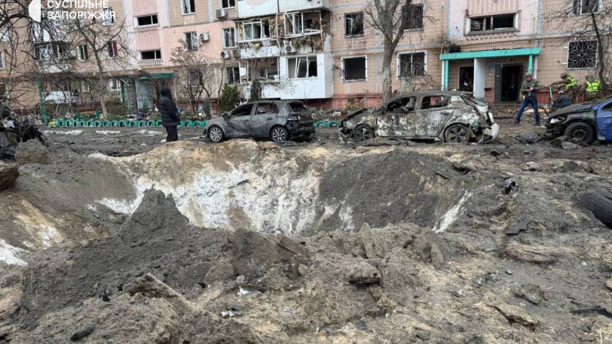 ударів по одному із спальних районів міста, попередньо застосувавши РСЗВ..Суспільне Запоріжжя