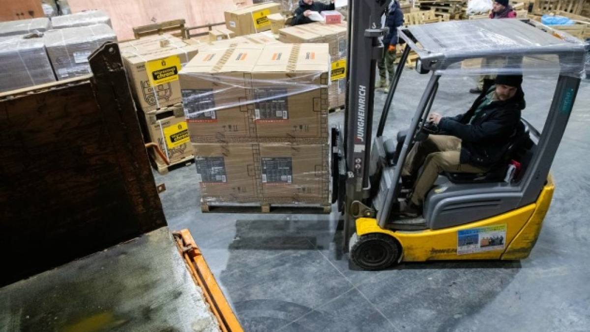 До Києва з Варшави надійшли ще 60 генераторів