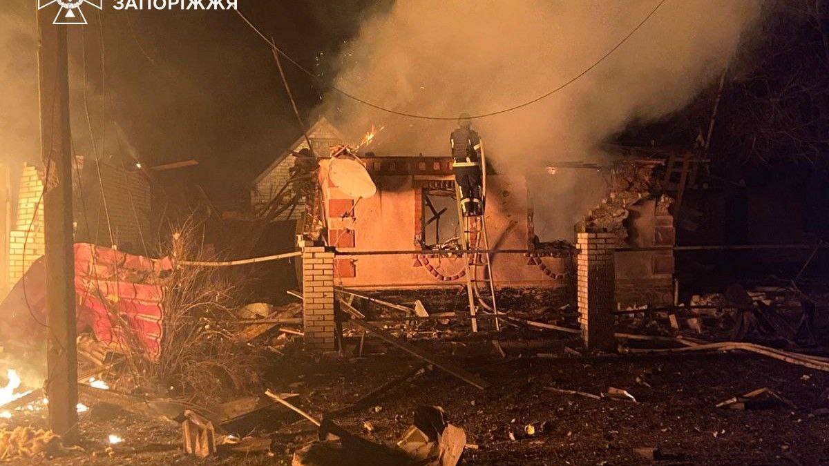 30 січня внаслідок ворожих обстрілів на території Запорізького району виникло три пожежі