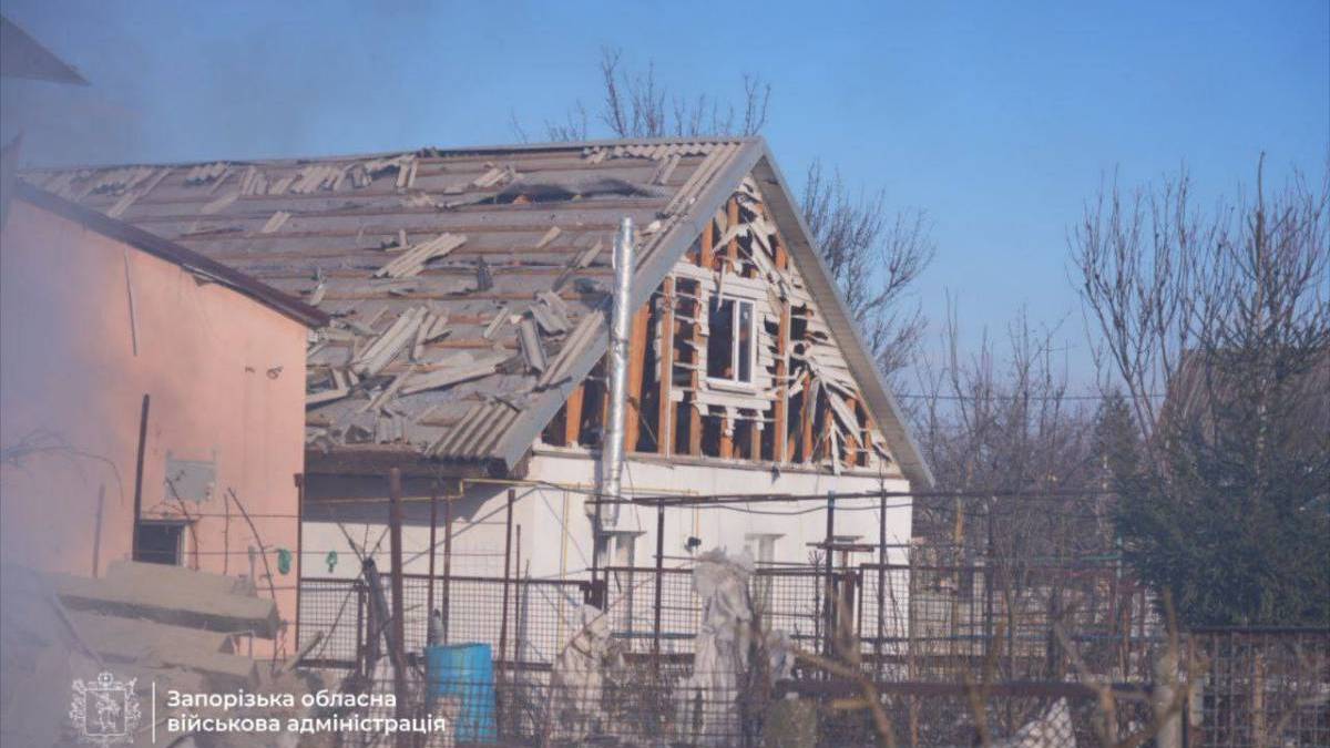 Чотирирічна дитина та дві жінки поранені: ворог продовжує шахедний терор Запоріжжя