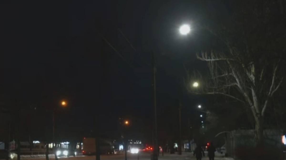 У спальному районі Запоріжжя відновили вуличне освітлення