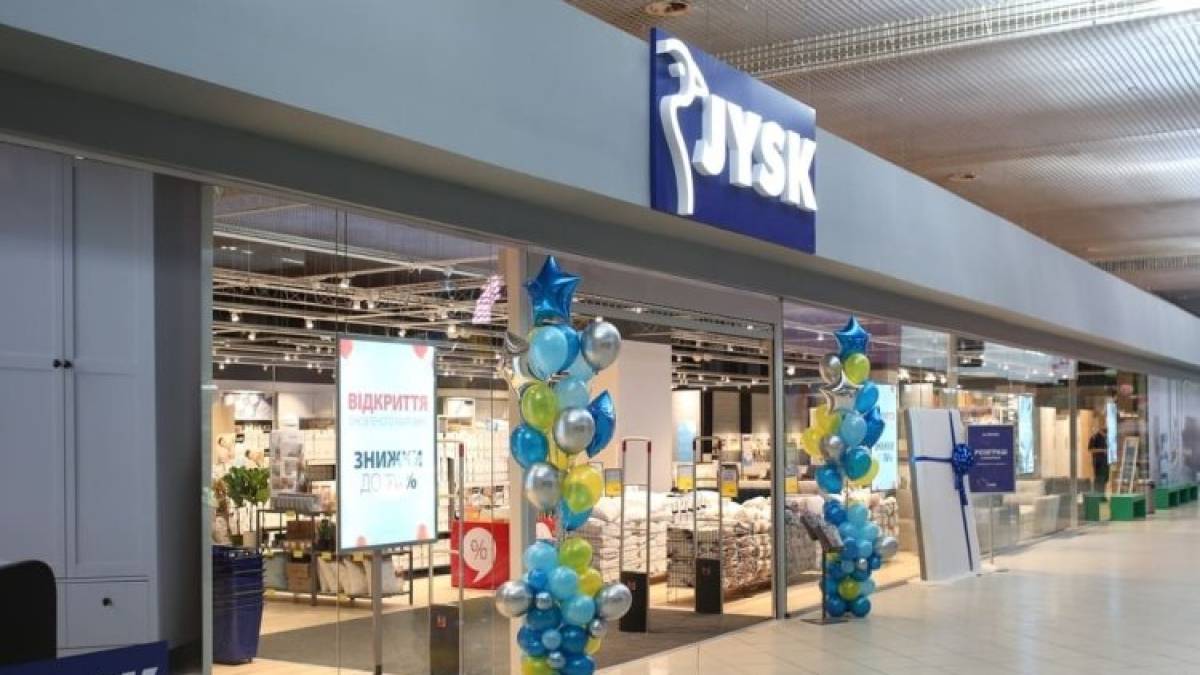 Пошкоджений обстрілом магазин JYSK у Запоріжжі скоро відновить роботу