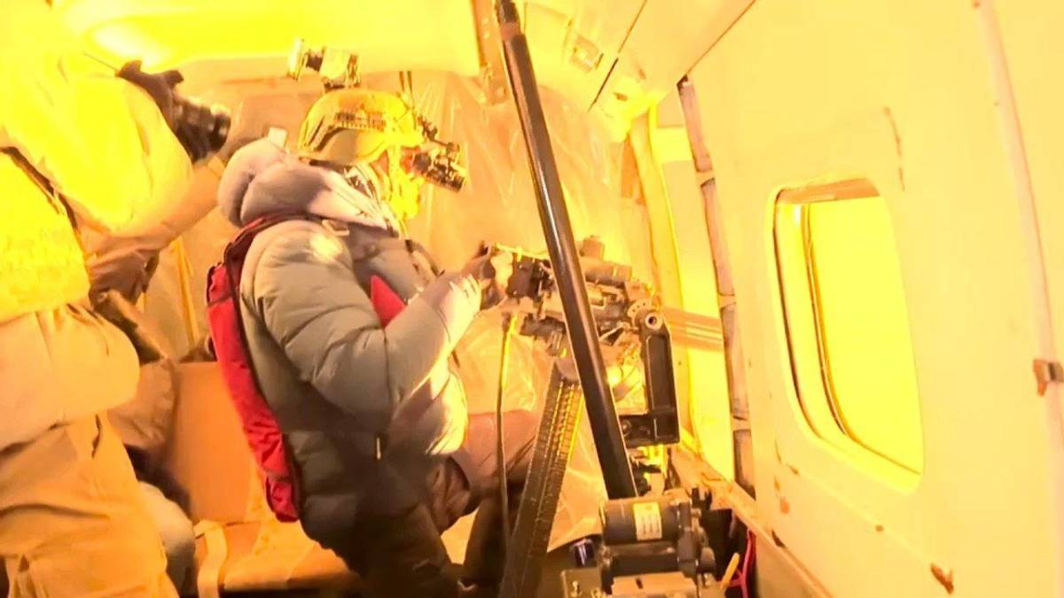 Пасажирський літак Ан-28, озброєний мініганами, збиває шахеди над Україною (відео)