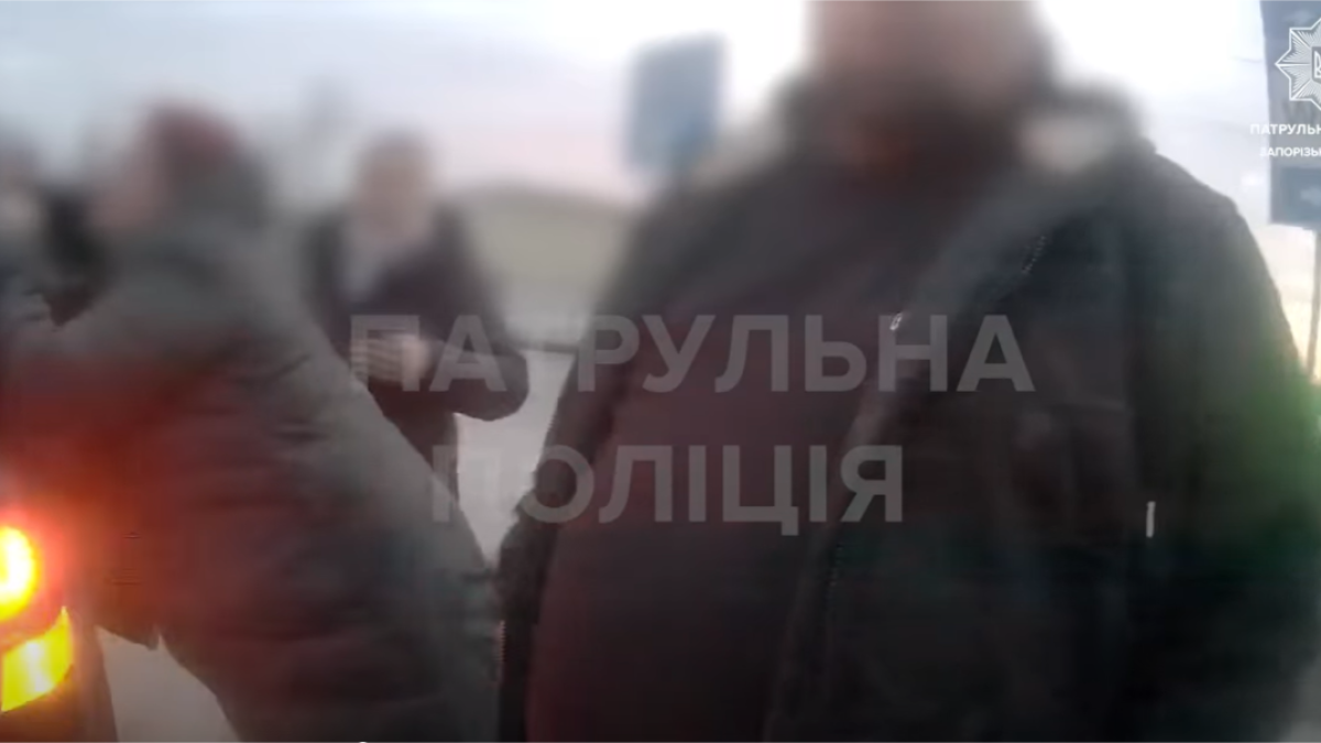 У Запоріжжі патрульні супроводили у  пологовий породіллю, в якої почалися перейми