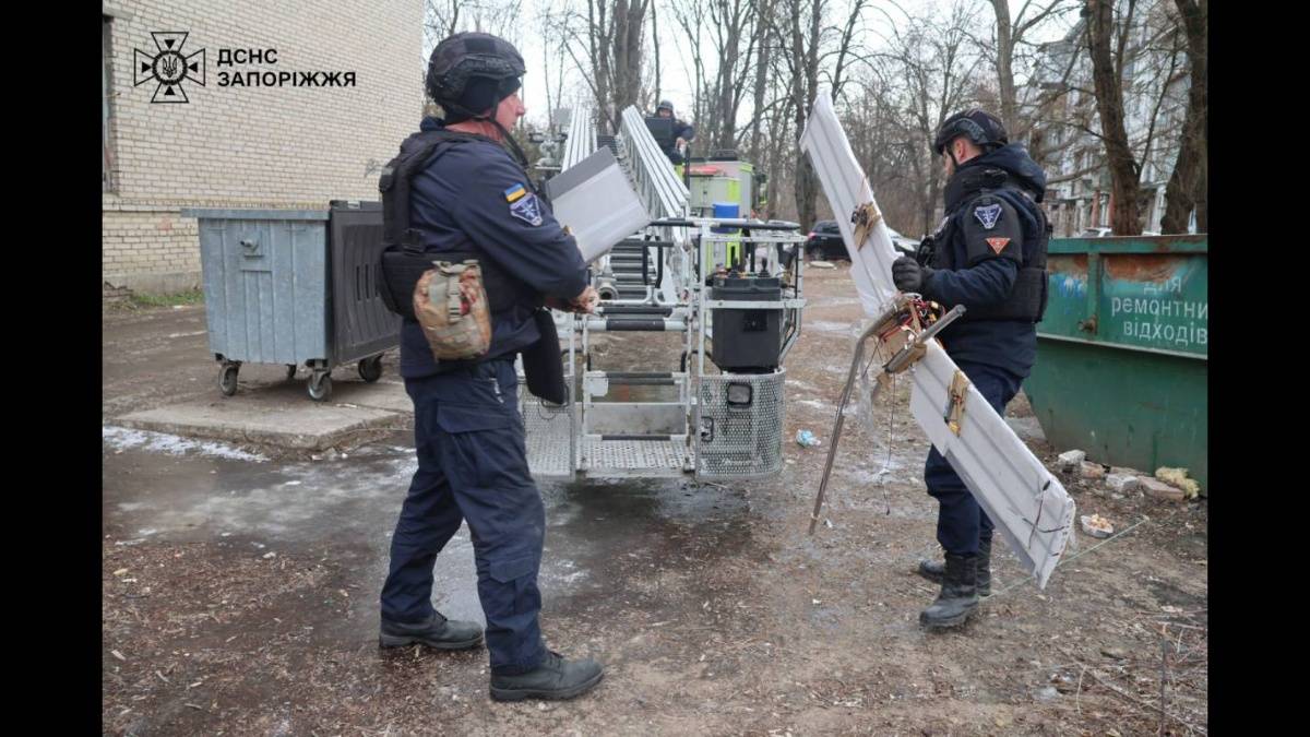 У Запоріжжі на даху будинку виявили залишки російського БпЛА