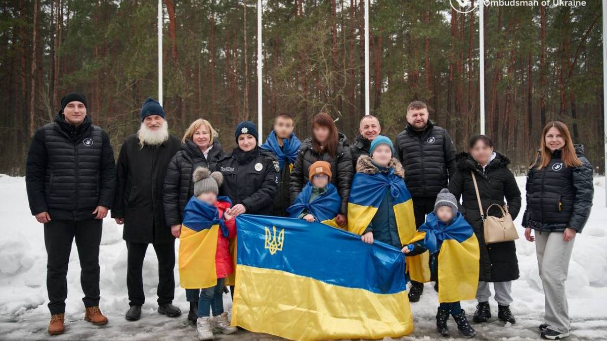 П’ятеро українських дітей віком від 4 до 15 років повернулися з ТОТ та рф — повідомляє Дмитро Лубінець