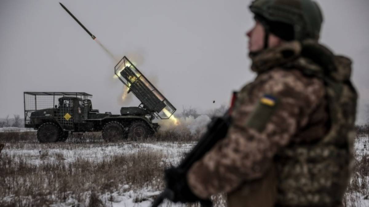 Орієнтовні втрати ворога на 15 лютого: 1 253 270 (+1250) осіб, 1648 (+3) РСЗВ, 24037 (+6) ББМ