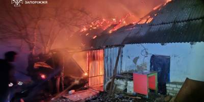 У Запорізькому районі вночі палав житловий будинок: надзвичайники ліквідували загоряння