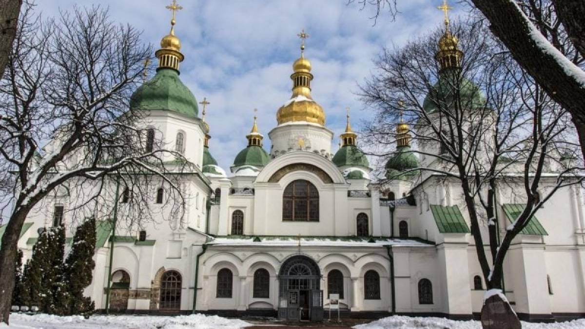 Церковне свято 20 лютого: кого вшановує церква, що випікають цього дня