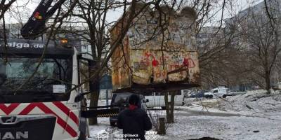 Прибрали черговий незаконний кіоск у Хортицькому районі