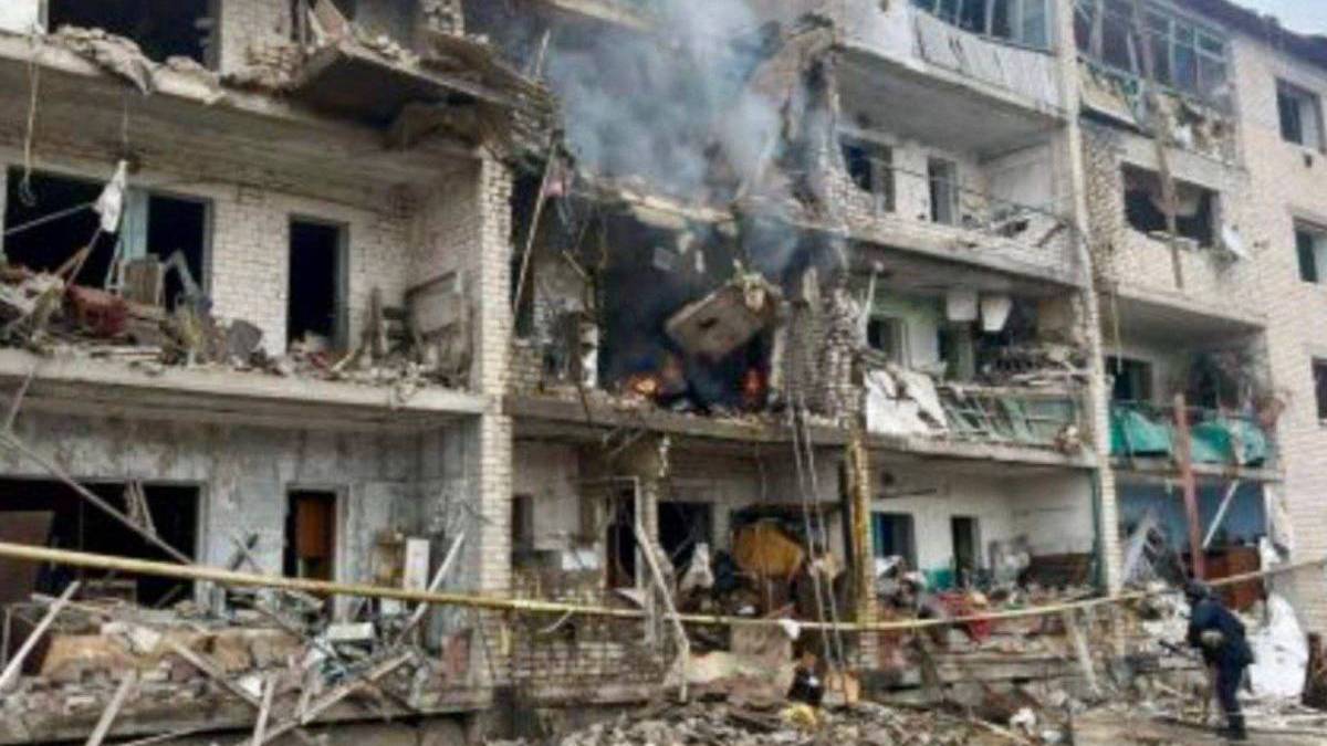 Дві людини поранені внаслідок ворожої атаки на Запорізький район