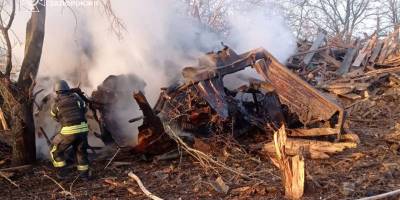 Дві пожежі виникли внаслідок ворожих обстрілів у Запорізькому районі