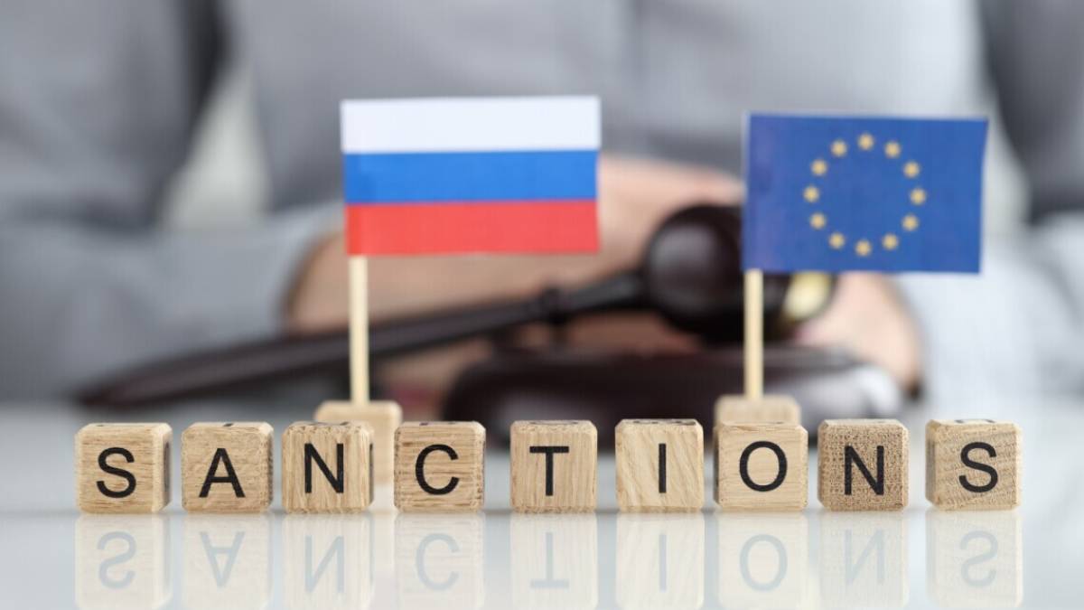 ЄС офіційно продовжив санкції проти росії до лютого 2027 року