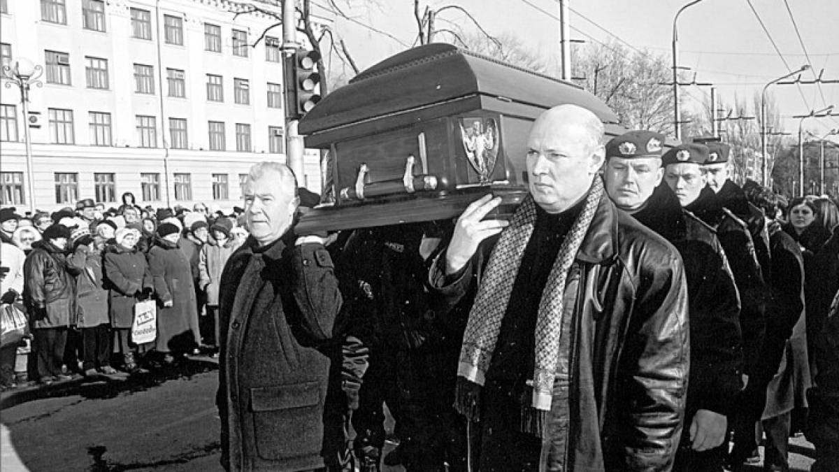 23 лютого в історії Запоріжжя: місто прощалося з «народним мером» Поляком