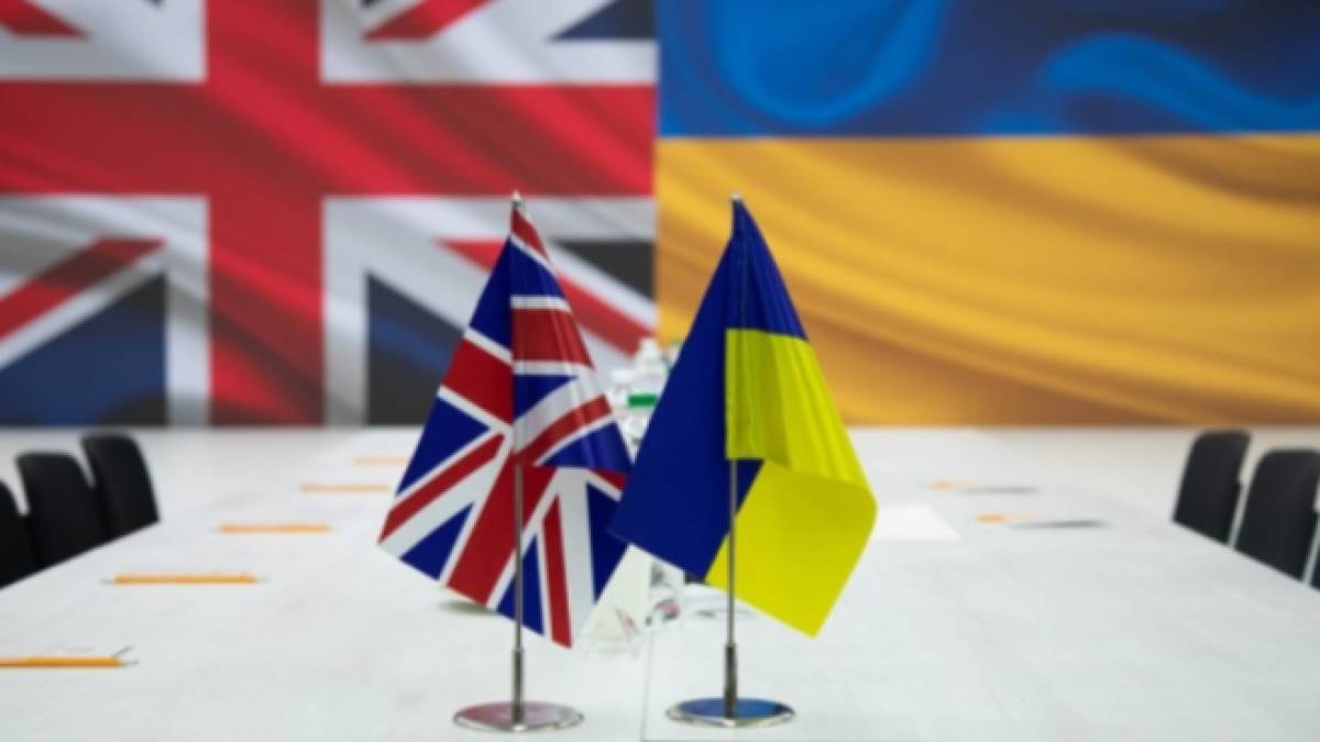 Британія оголосила про новий пакет підтримки для України у четверту річницю війни