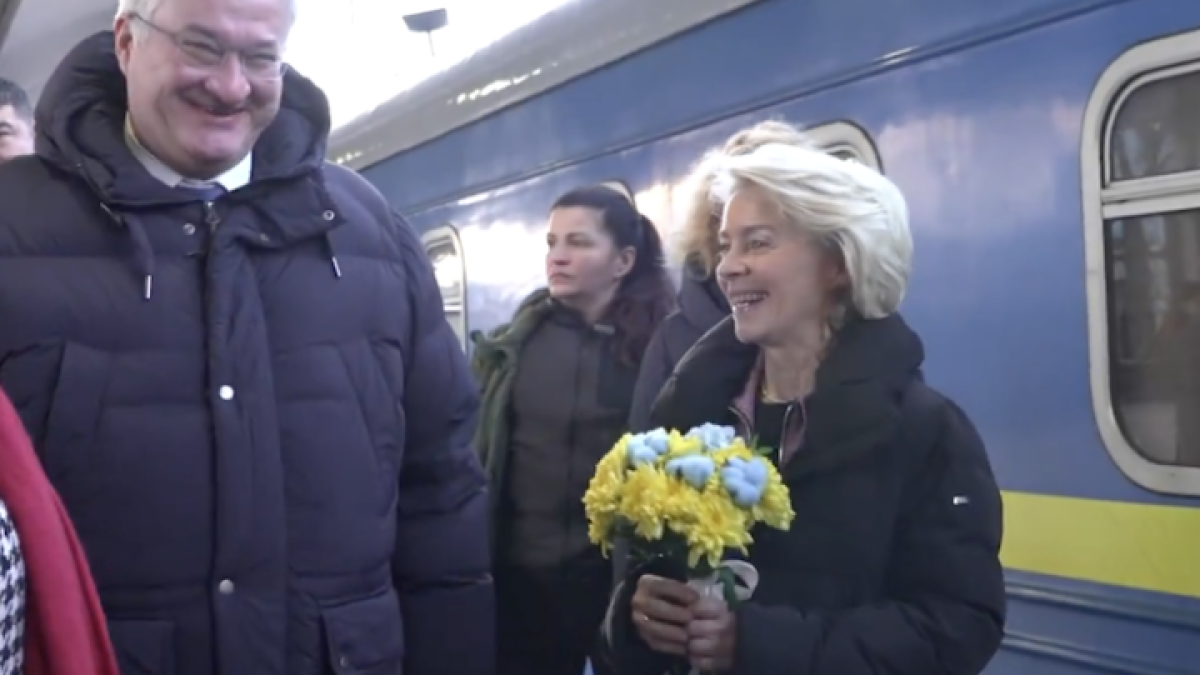 Президентка Єврокомісії та президент Євроради прибули до Києва