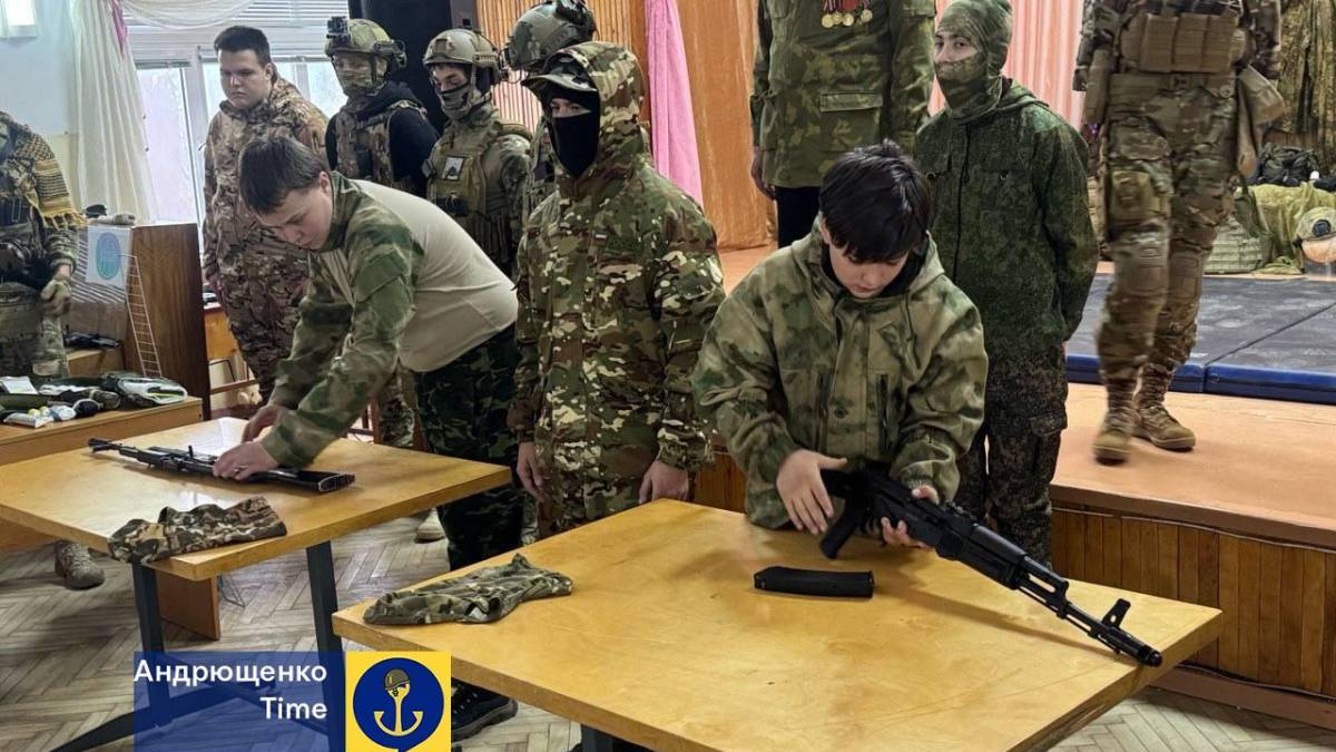 Мілітаризація дітей в окупації набирає обертів