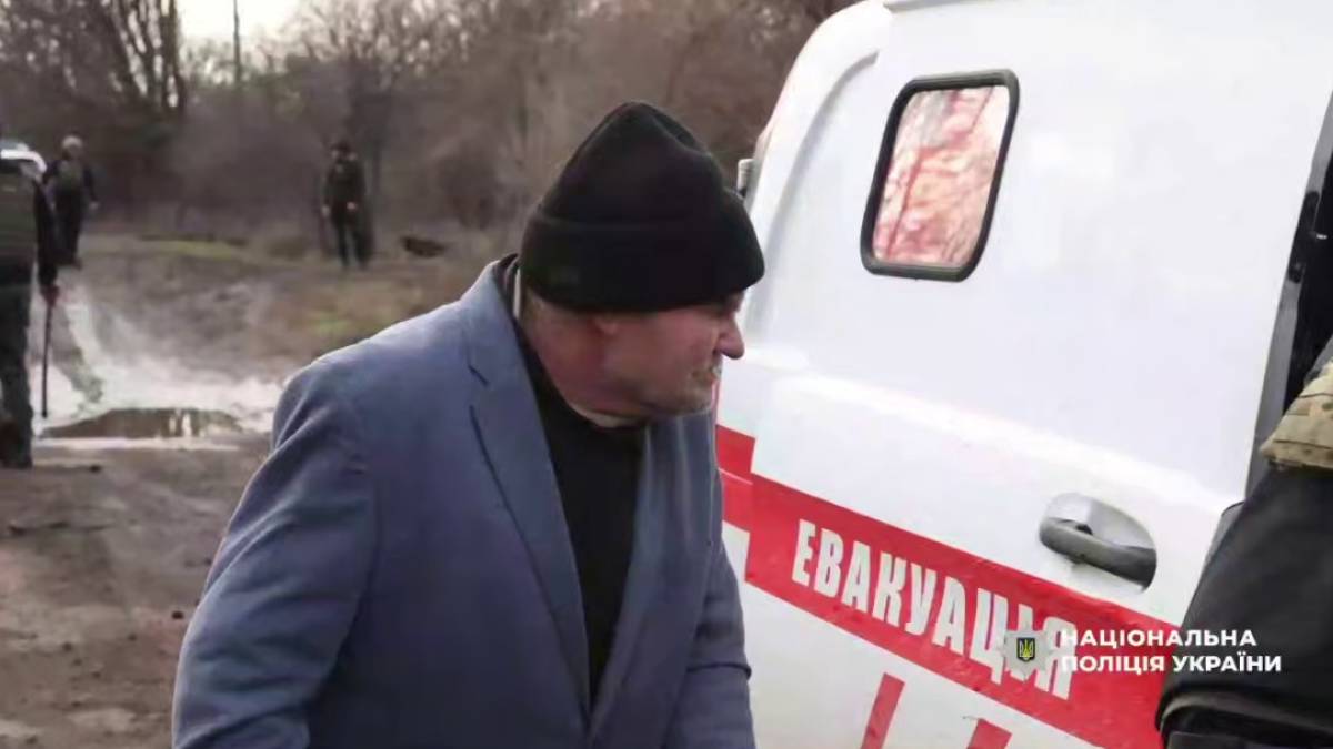Поліцейські з волонтерами евакуювали 12 мешканців прифронтових сіл