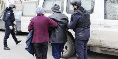 Офіцери-рятувальники громади евакуювали родину з прифронтового населеного пункту