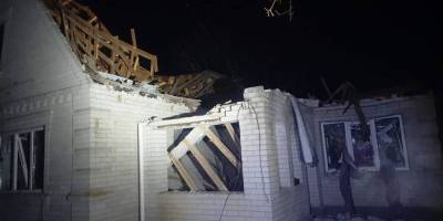 росіяни продовжують гатити по містах і селах на Запоріжжі