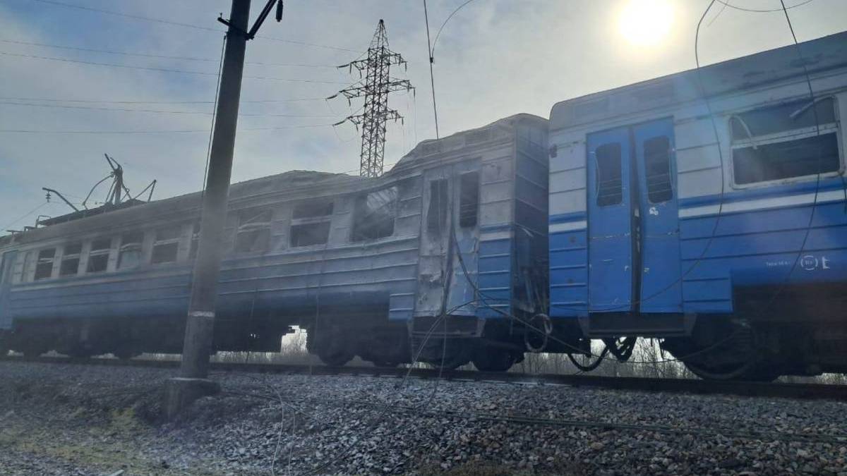рф вдарила по електричці в Криворізькому районі, є загиблий