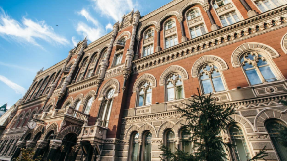 НБУ рекомендує банкам скоригувати маршрути перевезення цінностей за кордоном — Пишний