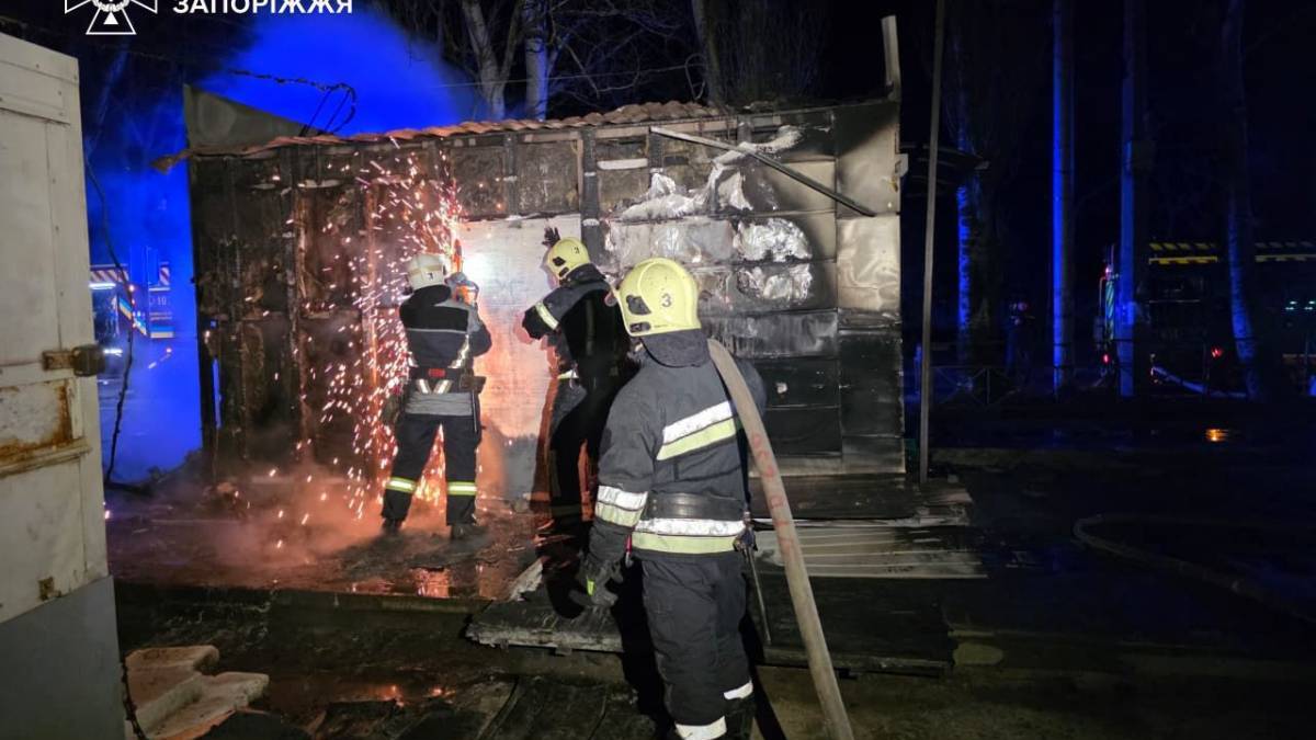 У Запоріжжі вночі спалахнув торгівельний кіоск