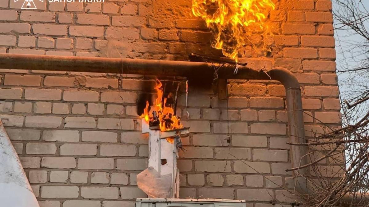 Внаслідок ворожих обстрілів у Запоріжжі та Запорізькому районі виникло 4 пожежі
