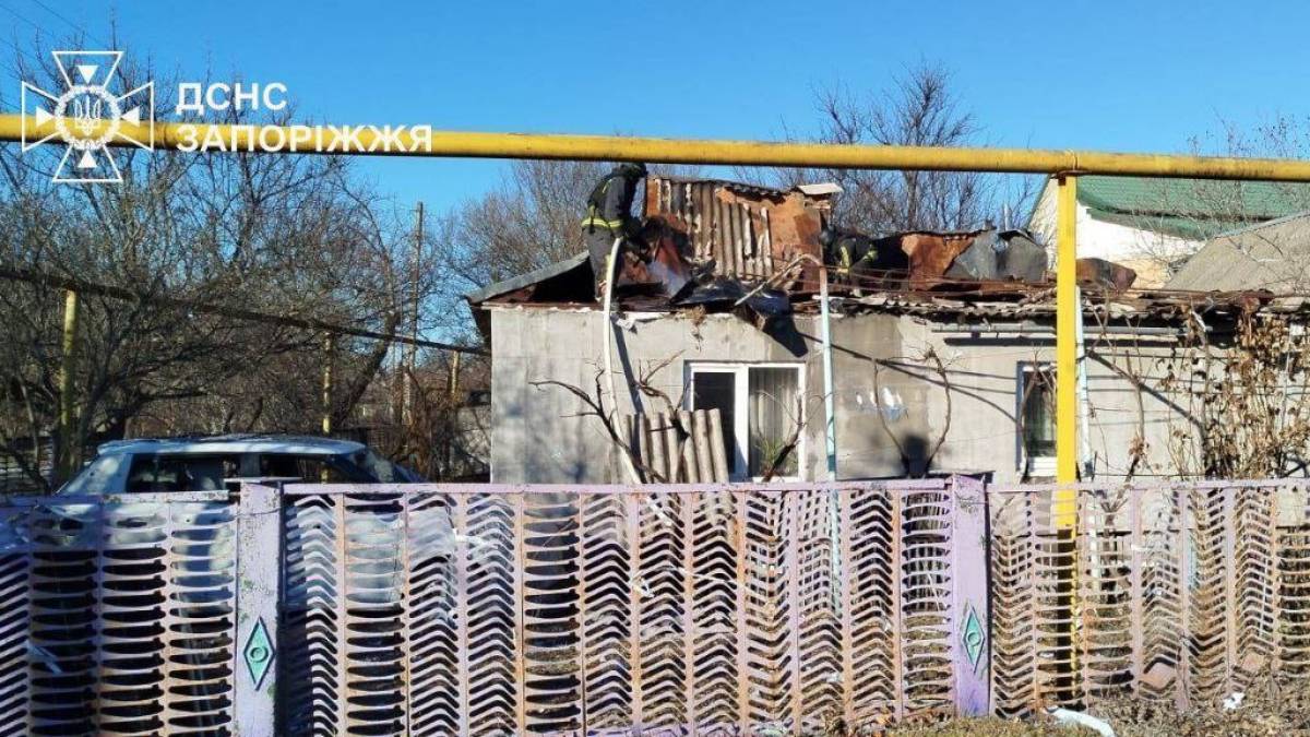 Внаслідок ворожих обстрілів у Запорізькому районі виникло три пожежі