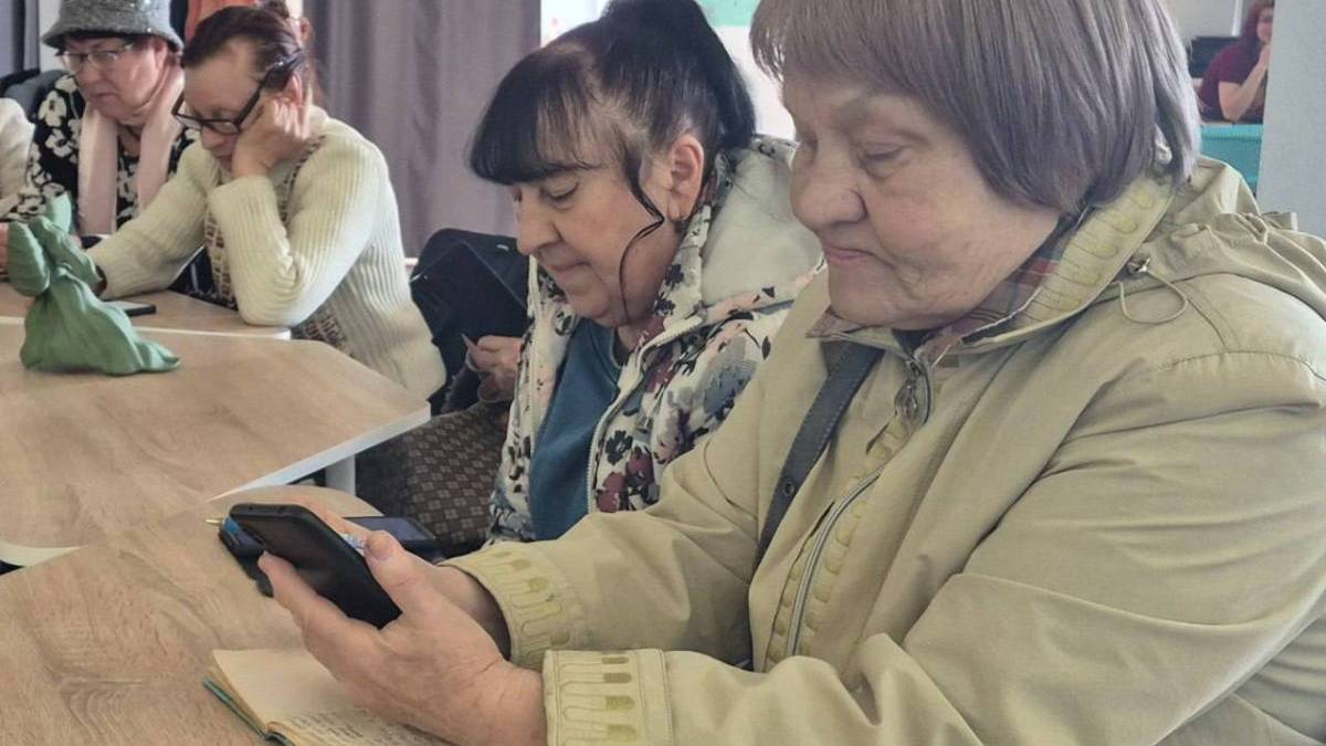 В обласній бібліотеці люди елегантного віку отримують Digital-знання