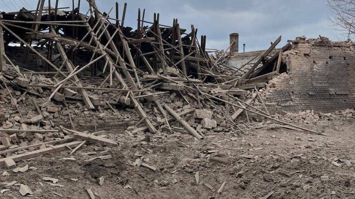 Дві пожежі виникли у Запорізькому районі через ворожі обстріли — була травмована жінка