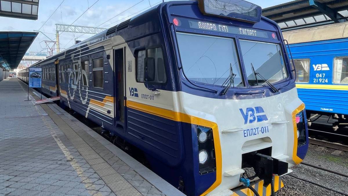 На Одеській залізниці під час евакуації  загинула 19-річна провідниця та постраждав пасажир