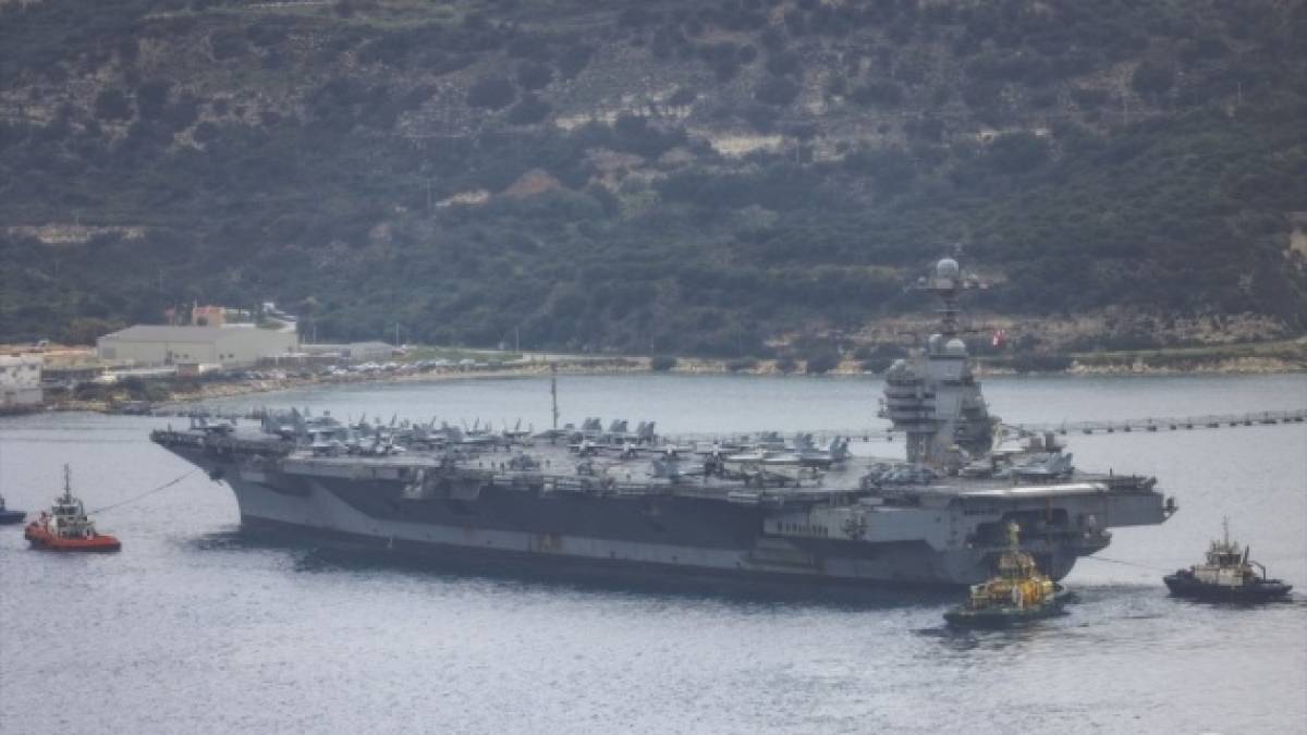 Найбільший авіаносець США залишив Близький Схід після пожежі на борту